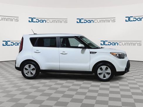 Used 2016 Kia Soul FWD image 2
