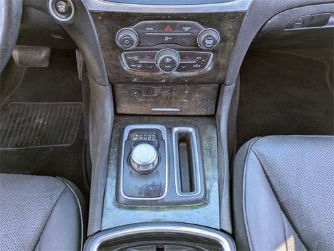 Used 2017 Chrysler 300 C image 17
