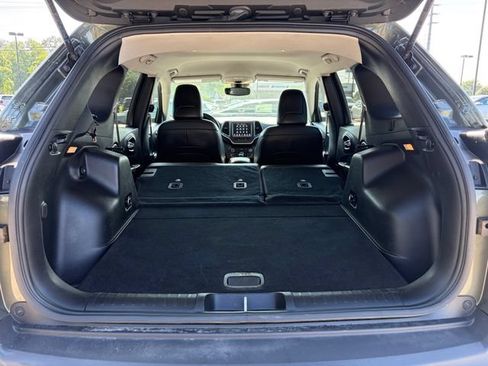 Used 2021 Jeep Cherokee Trailhawk AWD/4WD image 14