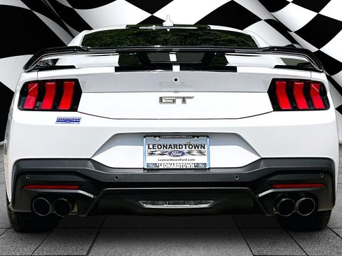 Used 2025 Ford Mustang GT RWD image 4