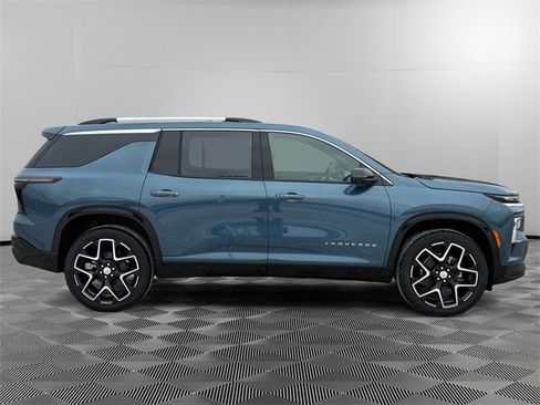 New 2026 Chevrolet Traverse High Country image 2