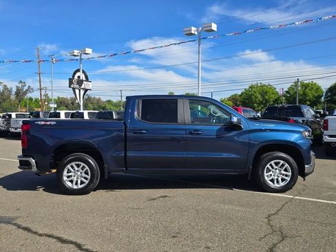 Used 2021 Chevrolet Silverado 1500 LT AWD/4WD image 7