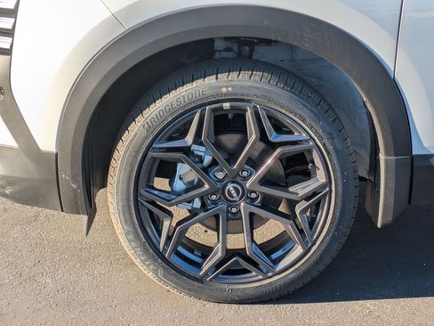 New 2026 Nissan Kicks SR FWD image 9