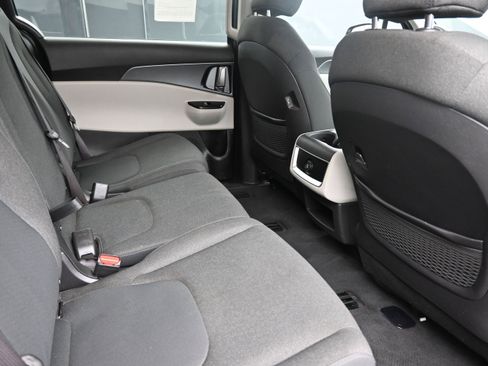 Used 2023 Kia Carnival LX FWD image 25