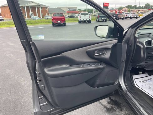 Used 2023 Nissan Murano SV AWD/4WD image 12