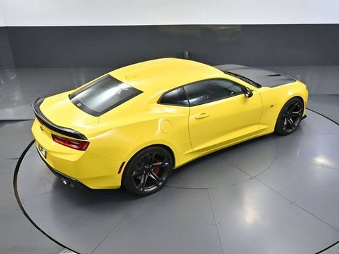 Used 2017 Chevrolet Camaro SS RWD image 52