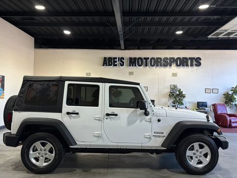 Used 2015 Jeep Wrangler Unlimited Sport w/ Quick Order Package 24S AWD/4WD image 7