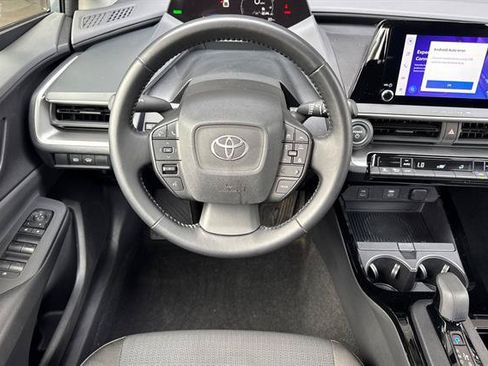 Used 2025 Toyota Prius LE FWD image 15