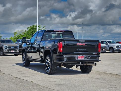 Used 2023 GMC Sierra 2500 AT4 w/ AT4 Premium Plus Package AWD/4WD image 5
