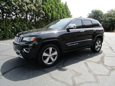 Used 2015 Jeep Grand Cherokee Overland w/ Advanced Technology Group image 2