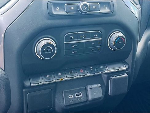 Used 2023 Chevrolet Silverado 1500 Custom image 16