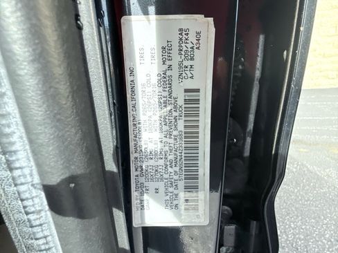 Used 2004 Toyota Tacoma PreRunner image 17