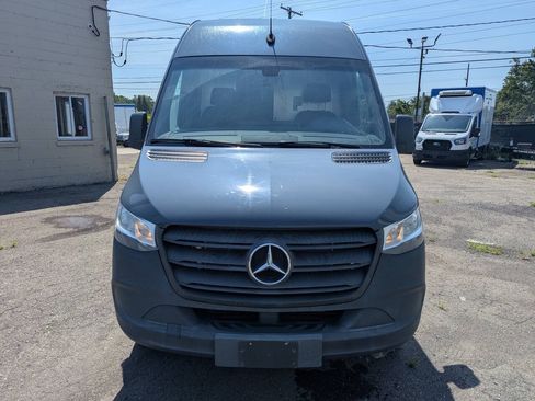Used 2019 Mercedes-Benz Sprinter 170 image 2