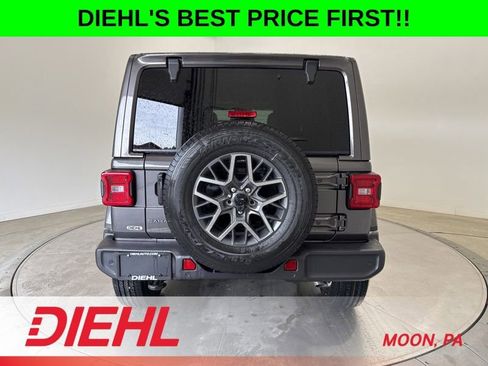 New 2026 Jeep Wrangler Unlimited Sahara AWD/4WD image 6