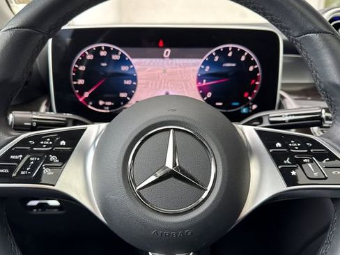 Used 2025 Mercedes-Benz GLC 300 4MATIC image 35