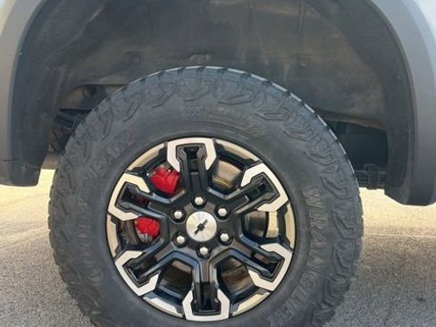 Used 2024 Chevrolet Silverado 1500 ZR2 w/ Technology Package AWD/4WD image 22