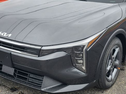New 2026 Kia K4 LXS FWD image 6