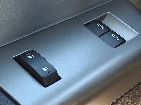 Used 2023 Ford F650 2WD Regular Cab Super Duty image 28