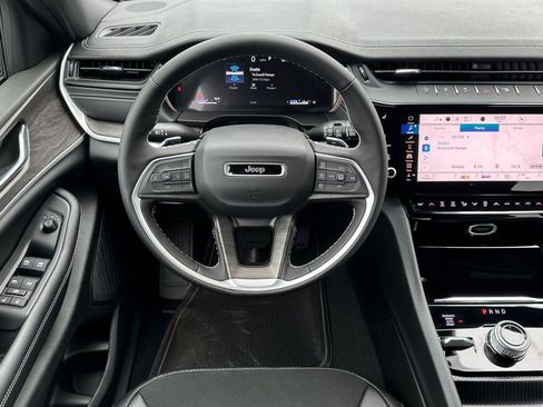 New 2026 Jeep Grand Cherokee 4WD image 14