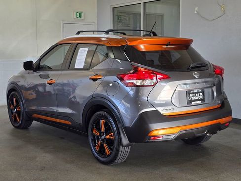 Used 2018 Nissan Kicks SR w/ Premium Package FWD image 6