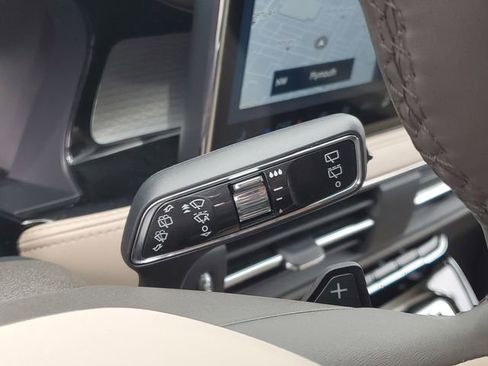Certified 2024 Lincoln Corsair AWD w/ Equipment Group 101A image 16