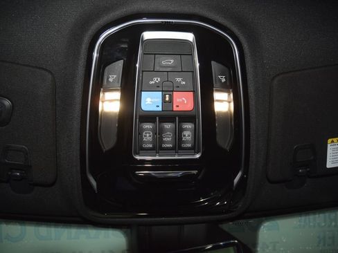 Used 2021 Jeep Grand Cherokee L Overland w/ Luxury Tech Group IV AWD/4WD image 50