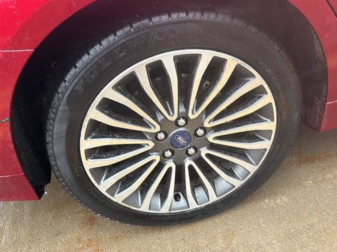 Used 2017 Ford Fusion SE w/ Equipment Group 202A image 20