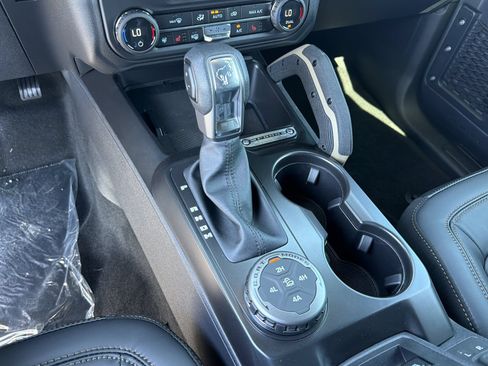New 2026 Ford Bronco Badlands AWD/4WD image 13