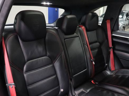 Used 2017 Porsche Cayenne Turbo image 21