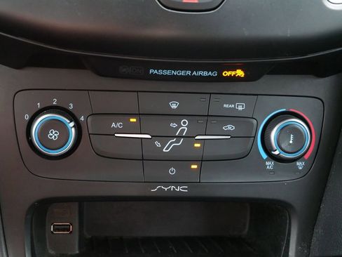 Used 2018 Ford Focus SE image 24