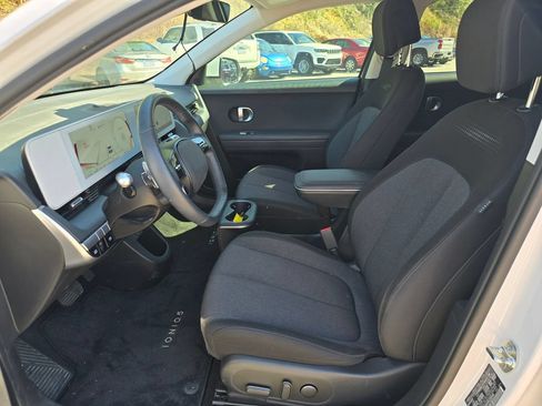 Used 2024 Hyundai Ioniq 5 SEL RWD image 4