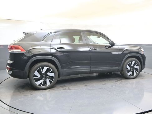 Certified 2025 Volkswagen Atlas Cross Sport SE image 6