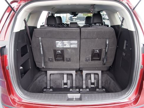 Used 2023 Kia Carnival LX image 36