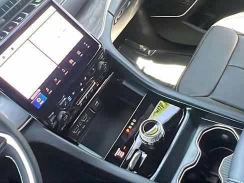 New 2025 Jeep Grand Cherokee L Limited w/ Luxury Tech Group II image 31