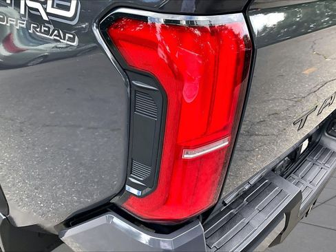 Used 2025 Toyota Tacoma TRD Off-Road AWD/4WD image 26