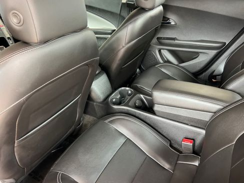 Used 2014 Chevrolet Volt Premium w/ Premium Trim Package FWD image 4