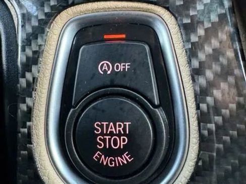 Used 2018 BMW 330i Sedan w/ Convenience Package image 32