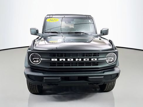 Used 2025 Ford Bronco 4-Door AWD/4WD image 2