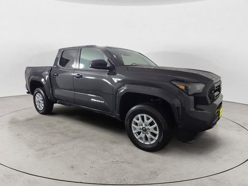 Used 2025 Toyota Tacoma SR5 image 7
