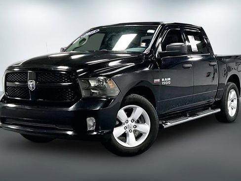 Used 2015 RAM 1500 Express w/ Popular Equipment Group RWD image 3
