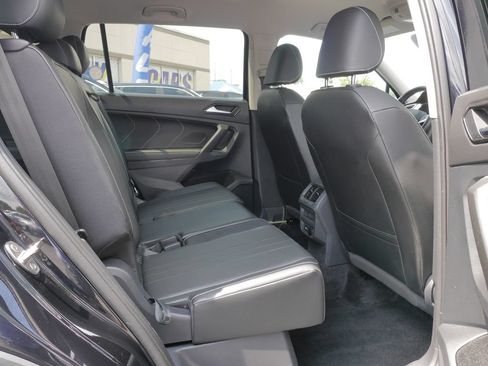 Used 2024 Volkswagen Tiguan SE FWD image 11