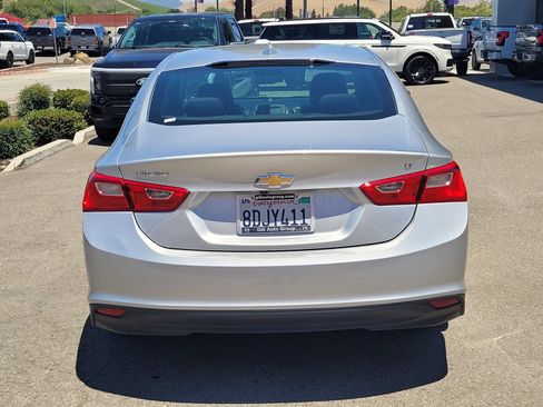 Used 2018 Chevrolet Malibu LT FWD image 5