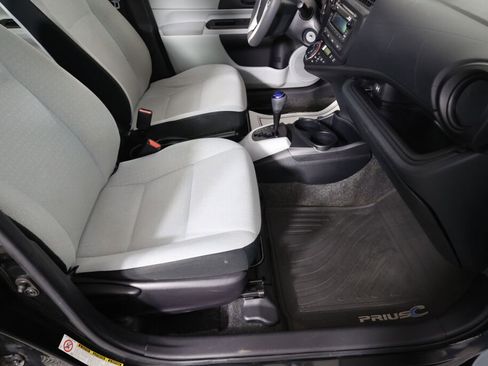 Used 2014 Toyota Prius C One image 26