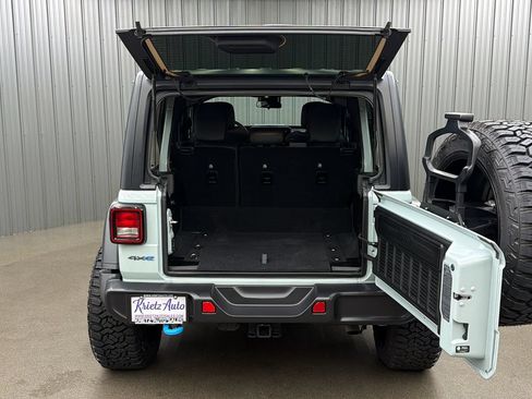 Used 2024 Jeep Wrangler Unlimited AWD/4WD image 17
