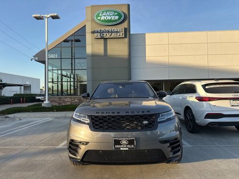 Used 2019 Land Rover Range Rover Velar R-Dynamic SE image 2