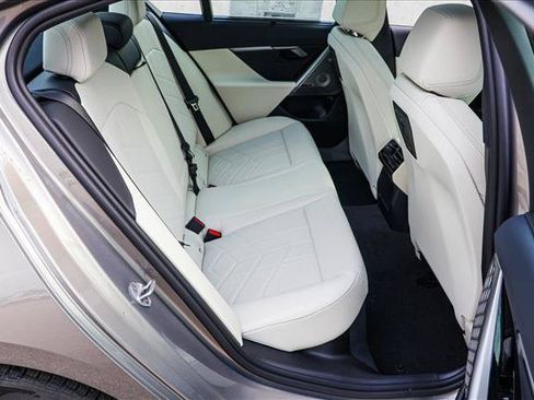 Used 2026 BMW 550e xDrive w/ Executive Package AWD/4WD image 23