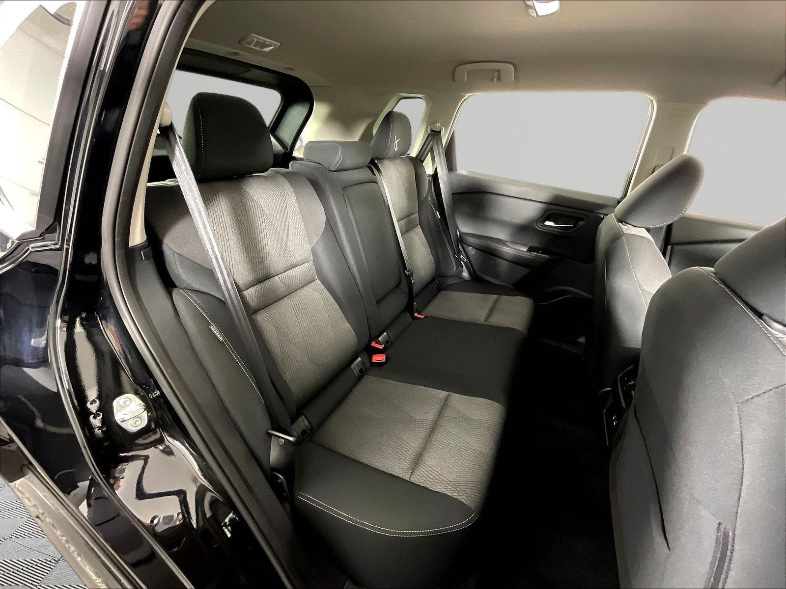 Certified 2026 Nissan Rogue SV FWD image 24