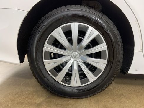 Used 2023 Toyota Camry LE image 39