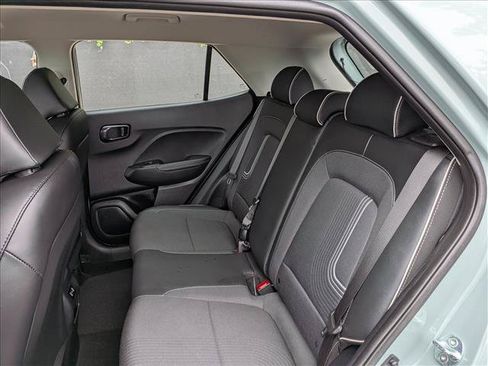 Certified 2025 Hyundai Venue Limited FWD image 19