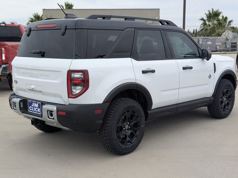 New 2026 Ford Bronco Sport Outer Banks w/ Sasquatch Outer Banks Package AWD/4WD image 2